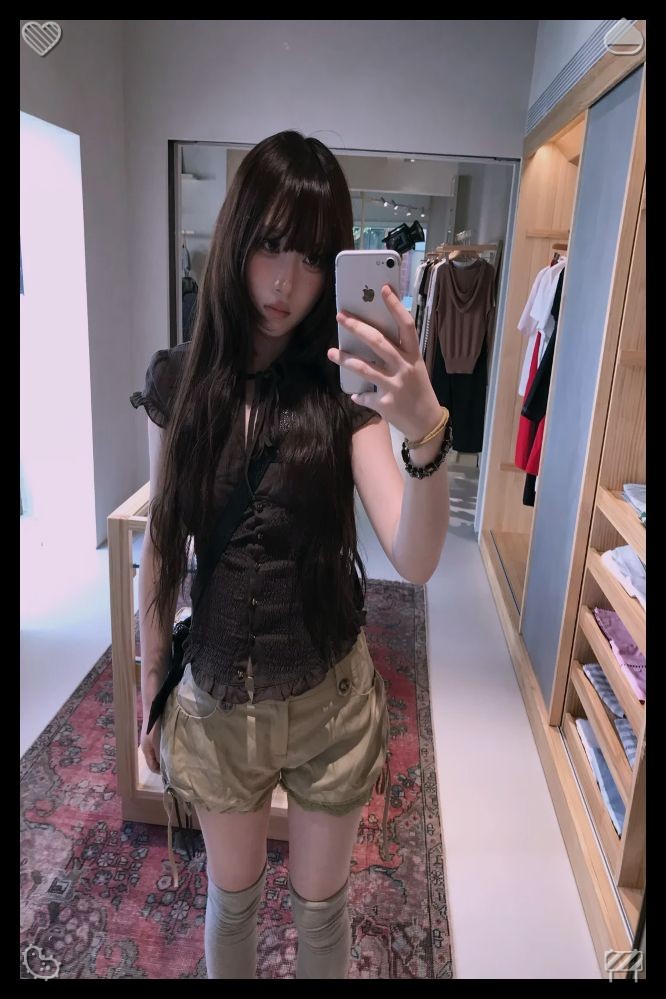 aipinpin's tweet photo. 🧣Peach and berry pieI'm positioned before the tall mirror, tweaking my shirt, sliding it down into my pants, and snapping a quick photo. I appear polished, career-ready, yet still authentically myself, and I store the image away, aware that I'll want a little reassurance later. https://t.co/w7IpGFTKon