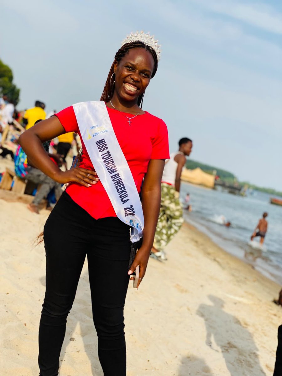 PatinaB66511's tweet photo. Some moments arw just too hard to be forgotten🥰🥰
Take back at the kabaka royal Regatta at bunjako beach😊☺️ https://t.co/8FTTWafR7h