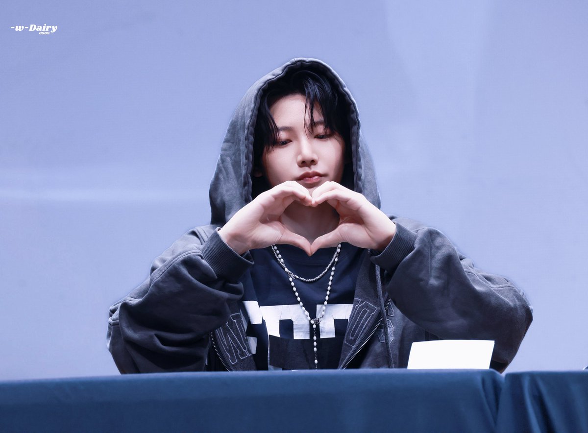 wwdairy_0909's tweet photo. ……
don’t want to but I can’t put nobody else above you

#JUNKYU #준규 https://t.co/BMRh12ESqs