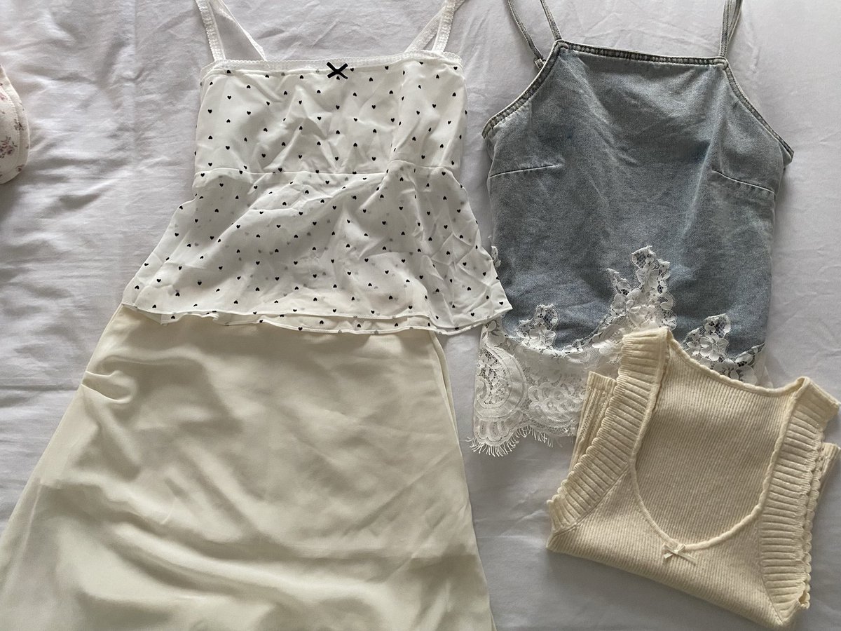 roseeyeyey's tweet photo. 🎀 ส่งต่อเสื้อผ้าค่า 🎀
🩷 ลงวันนี้ เวลา20.30น. 🩷
🎀 ค่าส่ง45รี ปัก ฟอล ลด5฿ 🎀

#ส่งต่อเสื้อผ้า #เสื้อผ้ามือ2 #ส่งต่อเสื้อผ้ามือ2 #ส่งต่อเสื้อผ้ามือสอง 
 #vghbkk #ส่งต่อstylist #ส่งต่อcintage #ส่งต่อduex #ส่งต่อbrandymelville 
 #ส่งต่อbrandy  #brandymelvillethailand https://t.co/kfqwllV5Il