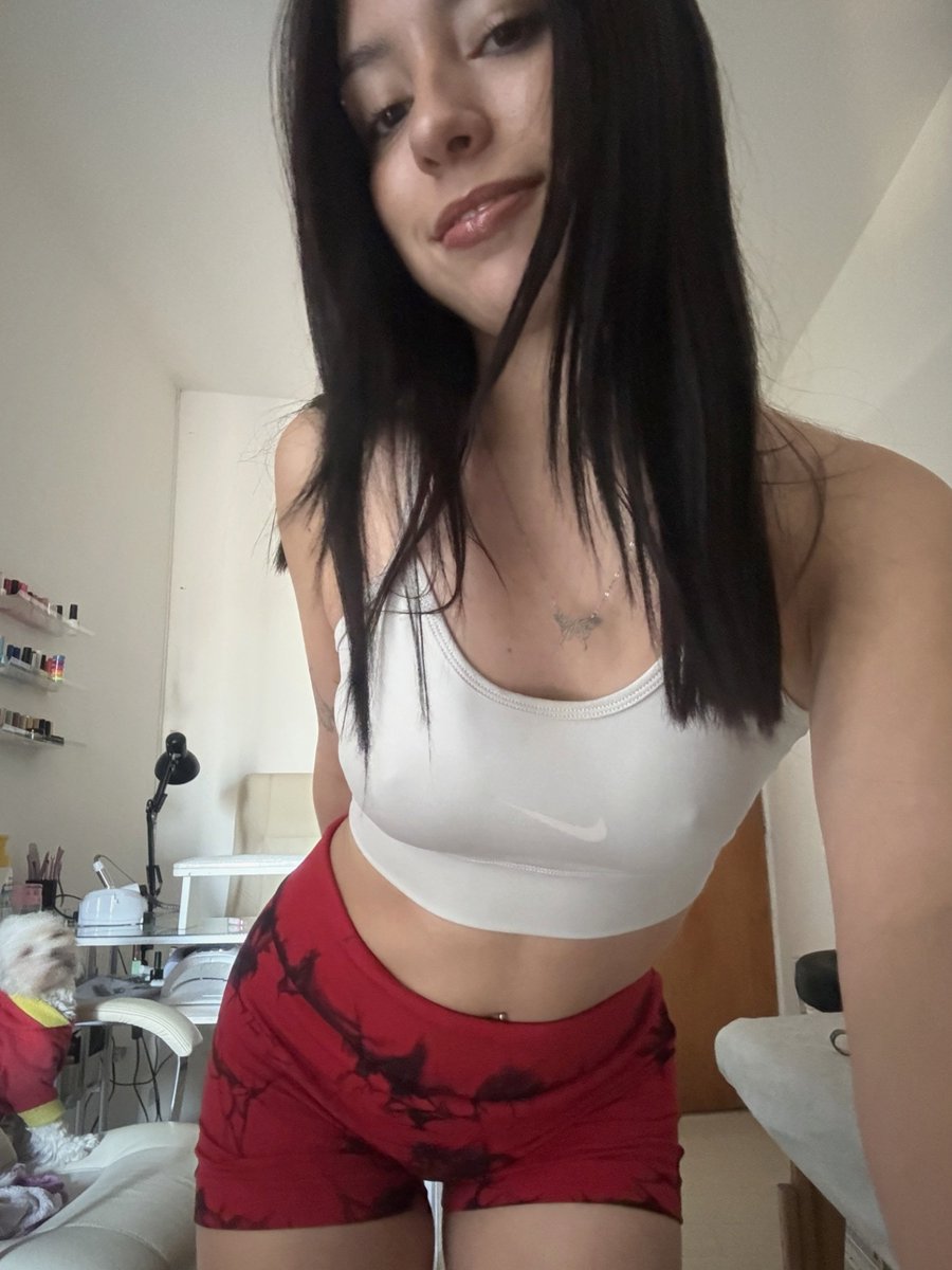 princesssgla5e's tweet photo. every angle is my best side ✨🤳 https://t.co/c5mq6wuP0e