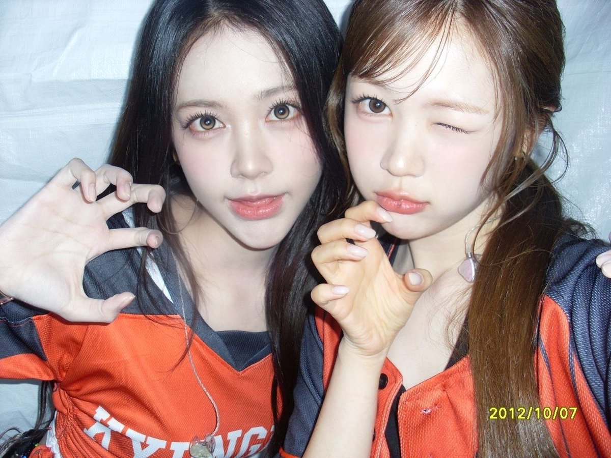 kuimyeon's tweet photo. 어흥 with carmen unnie🦁 but can she actually roar though?? 👀💬 https://t.co/aiXQ5eK8w1
