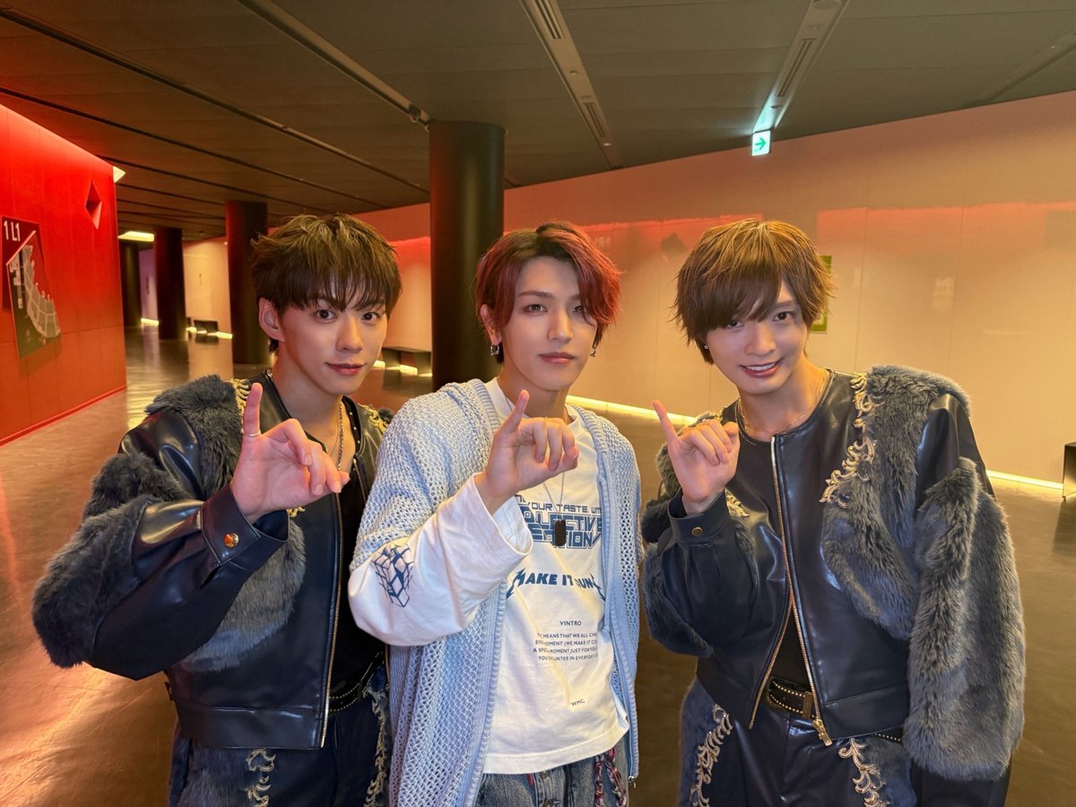 official__INI's tweet photo. [📸] 
「CDTV ライブ！ライブ！秋の大感謝祭2026」

#IMP. (@_7mp_official_)
#佐藤新 さん #基俊介 さんと🐹

ありがとうございました！

#INI #CDTVライブライブ秋の大感謝祭2026
#CDTV #CDTVライブライブ https://t.co/I8lTKWRBz1