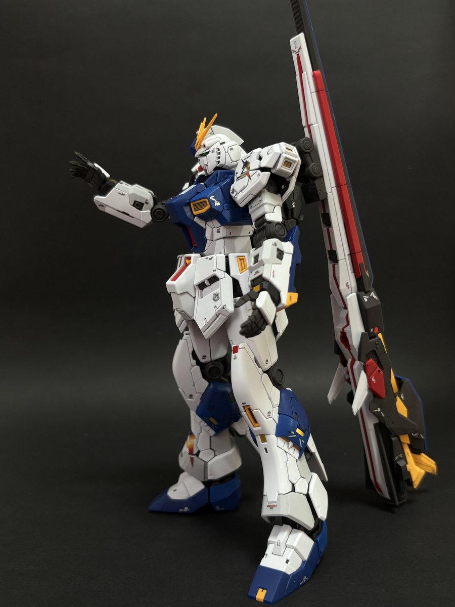 GN010sbbb's tweet photo. 福岡νガンダムと言えばこのポーズなので、これで飾る前提で

これ以上の写真はありません()

久しぶりの完成品でした

 #ガンプラ 
 #νガンダム 
 #福岡νガンダム https://t.co/Lz4j6fZDHh