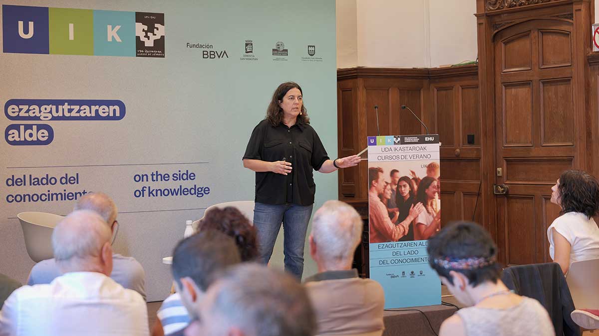 USSE_Forest's tweet photo. ¡Comienza el curso de verano @uik_eus "Incendios forestales. Cómo afrontarlos II" de #USSE y @Basoa_F en Donostia. Gran asistencia, mucho interés y especialistas de gran nivel. Hoy vamos a aprender mucho sobre el impacto del fuego y cómo hacerle frente. https://t.co/IOz3eVW5ET