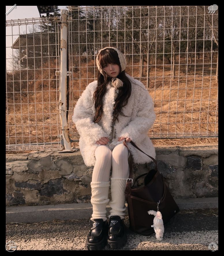 00739aoi4's tweet photo. 🎢Coffee with sugarFollowing roughly sixty minutes of trekking, I arrive at the lookout point. The panorama is stunning—immense mountains stretching to the horizon, their summits blanketed in white, while wooded valleys lie beneath. I settle onto a stone, soaking in the splendo https://t.co/2vcyseHfYj