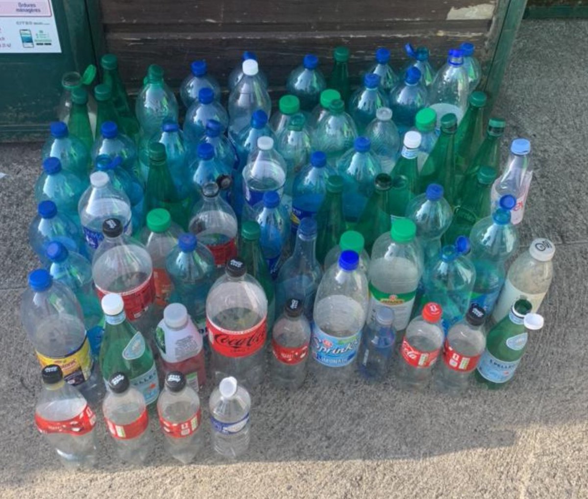 zeloop_'s tweet photo. Deposit of the day: 74 bottles dropped in a single shot! ♻️
That’s 7,400 ERW earned—proof that small actions add up fast when you stay consistent.

How many bottles did you save today?
#VeChain #VeBetterDAO #zeloop #EcoRewards #Recycling https://t.co/XnQjdSMiWy