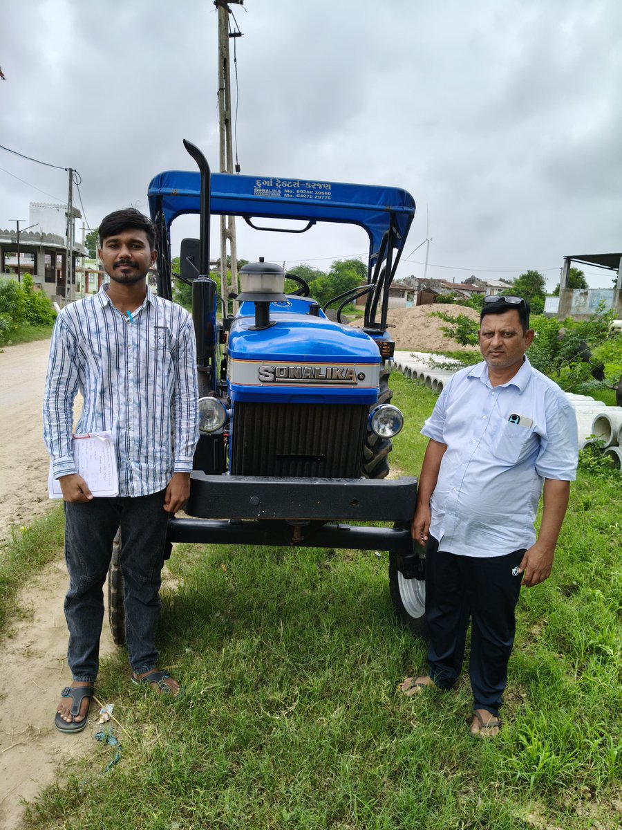 GramsevakJviqm's tweet photo. ट्रेक्टर वेरिफिकेशन की जानकारी मोबाइल ऐप पर ऑनलाइन करनी पड़ती है, लेकिन न मोबाइल की सुविधा है, न कोई अतिरिक्त भत्ता।
#GramsevakNyayLadat @PMOIndia @CMOGuj https://t.co/0uVamTx7eU