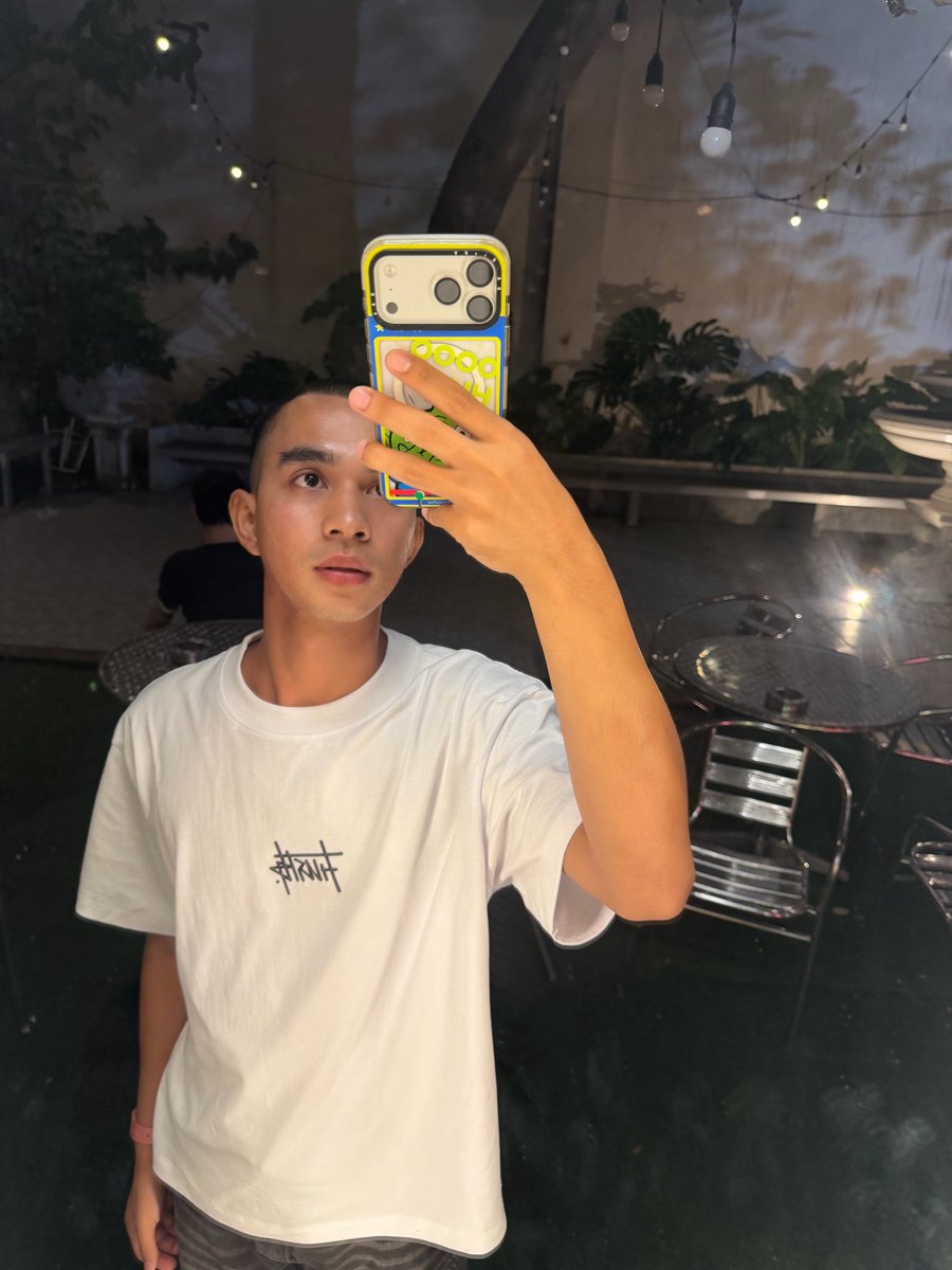 PHONLAPHATRSMN's tweet photo. 😋📱 https://t.co/d2vhSgkyFE
