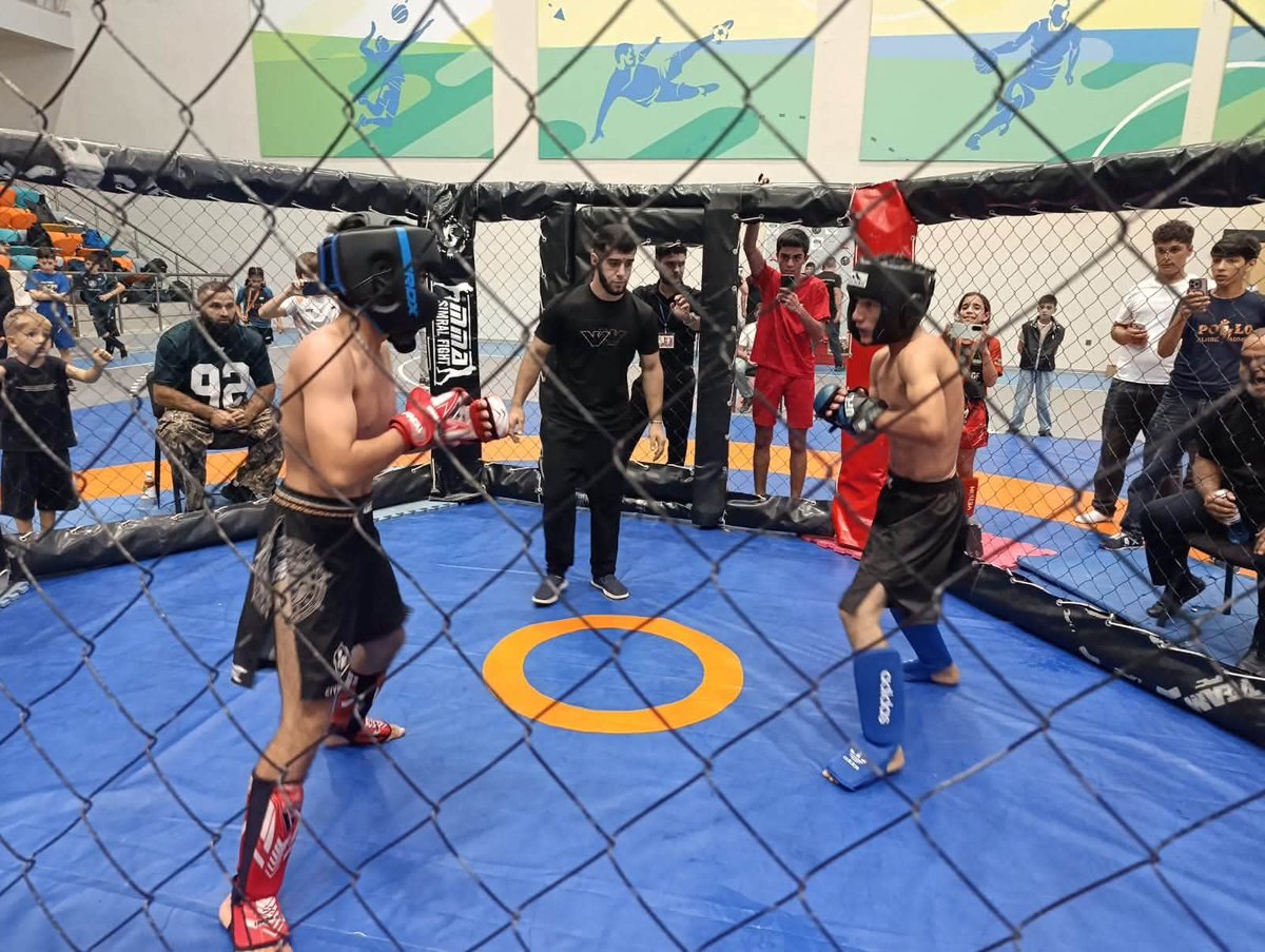 gii_neftcala's tweet photo. 🤼‍♂️ Neftçalada MMA turniri keçirilib!
13 sentyabrda Şəhid Camal Səmədovun xatirəsinə həsr olunmuş turnirdə 97 idmançı mübarizə aparıb. 🥇
#AZEidman #AZEsport #NeftçalaGİS https://t.co/29RAEnZXOn