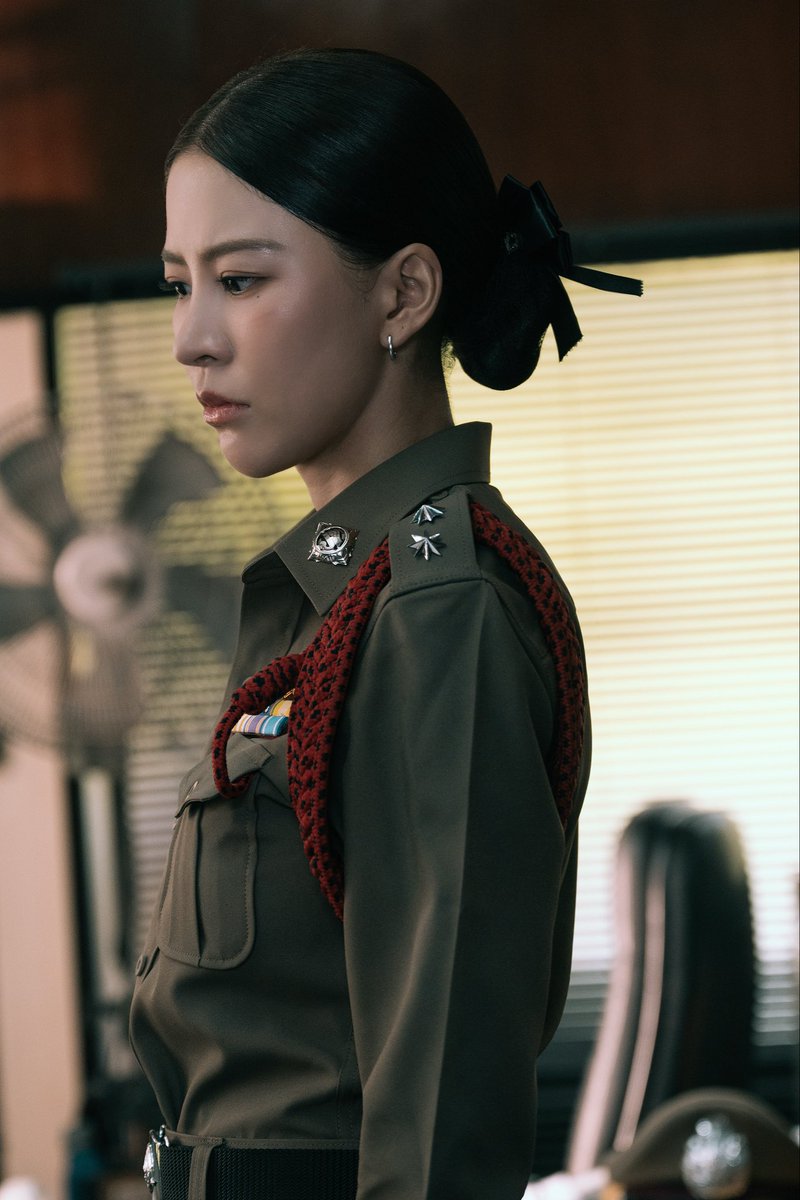 Puinoonwrsr's tweet photo. โต๊ะทำงานมีไว้เคลียร์คดี ส่วนพื้นที่ข้าง ๆ หมวดมีไว้ให้เธอ เด้ออออ 😎🚔

#ข่มขลังตอนที่2
#ปุยนุ่นวรางค์ศิริ
#Puinoonwrsr
#khomklhangtheseries https://t.co/UhSkuJFP5A