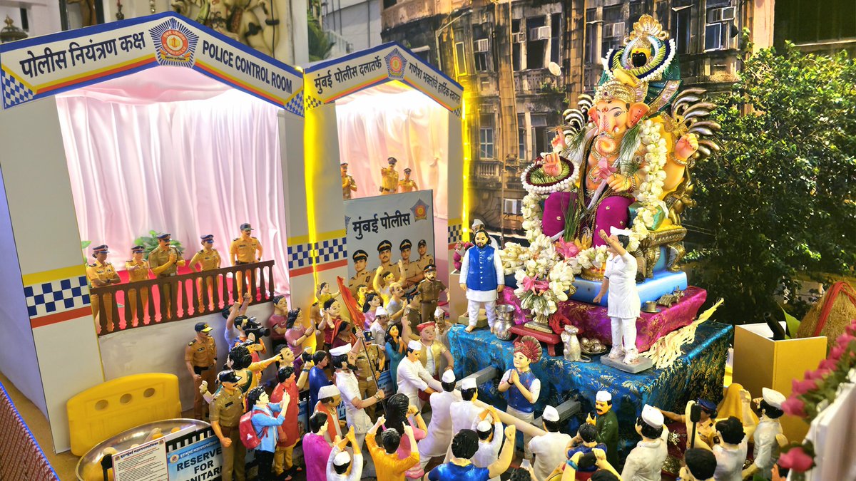 MannRele7's tweet photo. Girgaon Chowpatty Theme Decoration 2026 at Residence.
Visarjan teaches us that everything that comes must one day go, but Bappa who lives in your heart never truly leaves.
@MPLodha @mieknathshinde @Dev_Fadnavis @ShelarAshish #Girgaon https://t.co/m87jwV7Qb4