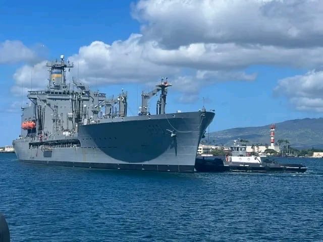 captain_jack_yv's tweet photo. After taking on fuel and supplies, Tippecanoe will return to the SEVENTH Fleet for future missions. ⚓🇺🇸  #co2system #firefighting #containership #engineroom #cargohold #marinesafety #shipfireprotection #solas #marinetech #shipoperations https://t.co/XGOqProOsv