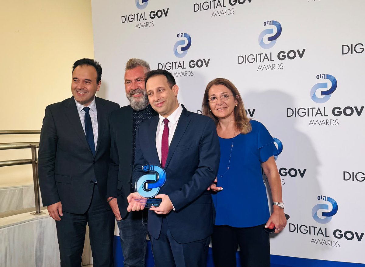 grnet_gr's tweet photo. 🏆#HellasQCI received 1st place in “Best New Idea” at the Digital Governance Awards.

🔐 Coordinated by #GRNET, the national quantum communication infrastructure is strengthening secure communications and Greece’s role in the European EuroQCI ecosystem.

👉https://t.co/yugsygqAW5 https://t.co/jKe0p3m2XD