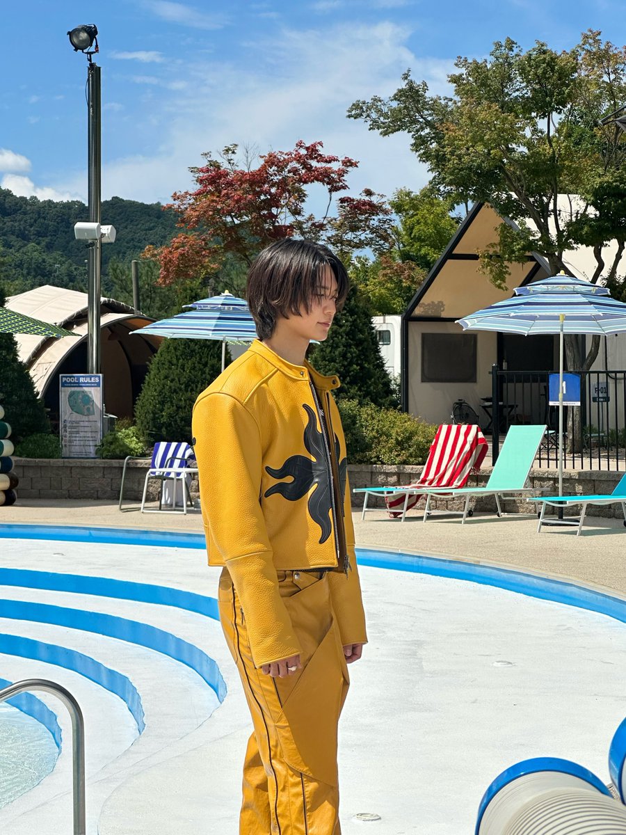 SHINee's tweet photo. 한 걸음?. 

#MINHO #민호
#Makeithot #MINHO_Makeithot
#SHINee #샤이니 https://t.co/gHd1yu1Nkg