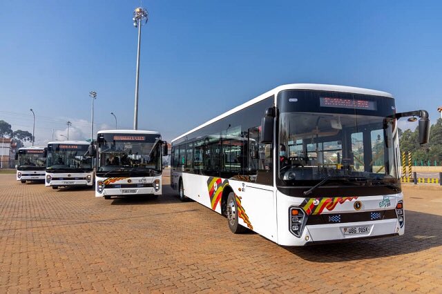 lifeforcer's tweet photo. KIIRA KAYOOLA. 

65 seater electric bus, price   700M, a full charge can hummer 500Km..
.
Someone please buy and put it on Gulu-kampala highway 😆
.
Gulu to kla= 40K
Passengers =65
Earning per trip= 2.6M
Monthly earnings = 78M
Annual earnings = 936M
(Deduct Operatioanl cost)🎤🎤 https://t.co/Uv5jOQVKNl