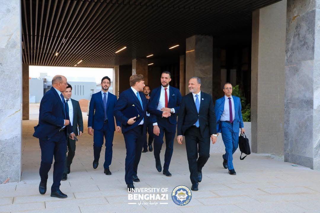 EmbEspLibia's tweet photo. El Embajador visitó ayer la Universidad de Bengasi, recientemente reinaugurada 👏👏, reuniéndose con su rector, Dr. Ezzeldin Younes Al-Darsi, con quien trató sobre el fortalecimiento de la cooperación académica y cultural, incluyendo el ámbito de la enseñanza del español.

🇪🇦📚🇱🇾 https://t.co/UHpRvCtXiC