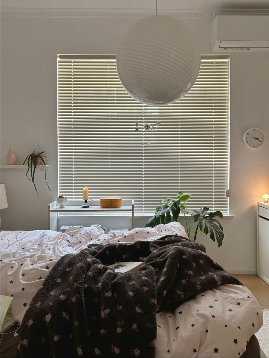 skyecorner96's tweet photo. soft mornings, warm blankets, and little moments that feel like home ☕️📖🧸✨ https://t.co/XGDXcJd7Mm