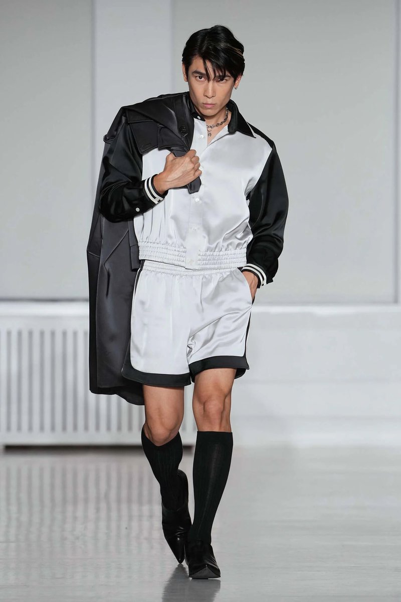 ORDI91Mew's tweet photo. 👏👏👏👏👏

MEW PRIVATEPOLICY RUNWAY

@MSuppasit #MewSuppasit 
#privatepolicy
#privatepolicyxMew
#MEWinNYFW2026 #NYFW https://t.co/fBpdGnmjKv