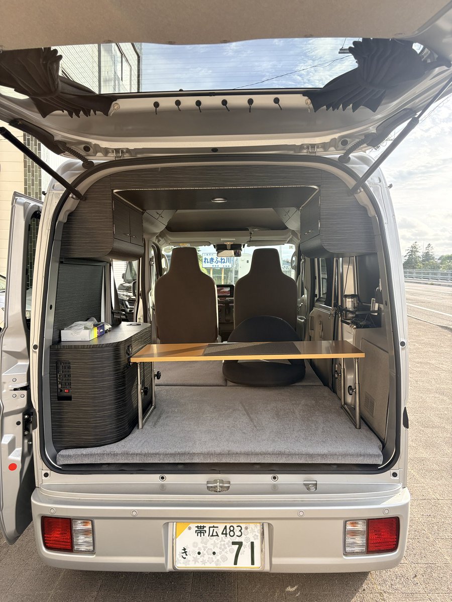 marie19851025's tweet photo. 軽のキャンピングカー欲しい人いませんかー？知り合いが飽きちゃったので売りたいらしいです🚗

令和5年生まれの
走行距離1000キロほどで、
車検は来年の6月まであるそうです✨

好条件すぎて私が欲しい🥹
160万円で販売！とのことで、
気になる方いたら私にDMいただけたらご対応しますー！ https://t.co/guS1HAhRYa