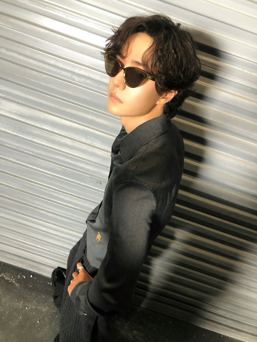 zaiinzam's tweet photo. “ขอมุมสูงนะบี๋”

“โอเคครับ”

“หล่อยัง”

“หล่อแล้ว”

“เค้าลงรูปนี้ด้วยดีมั้ย”

“ดีนะ มุมนี้หล่อเลย”

“ไม่ห้ามหรอ”

“ห้ามทำไม”

“ก็แบบ หวงเค้า แบบนี้”

“หวงทำไม คนถ่ายก็อยู่นี่ คนเลือกรูปก็อยู่นี่”

“บี๋อะ🥺” https://t.co/h2RR1KHpyS