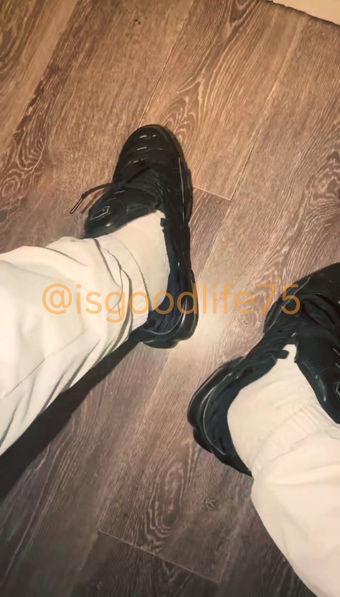 isgoodlife75's tweet photo. Allez, sale chienne, viens au pied de ton boss #gitan 🙉
👑💪🏼👑
Venez raquer la bonne de pute #cashmaster #paypig #feet #soumis https://t.co/M1KZqpwefC