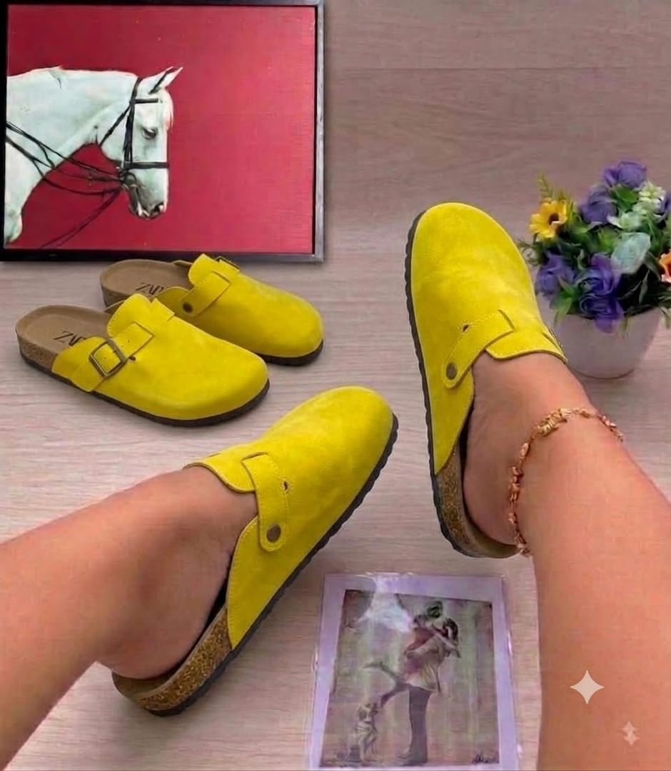 Adetotz's tweet photo. Birkenstock slides
Size: 37-44
N30,000 https://t.co/7xWTyIKdWZ