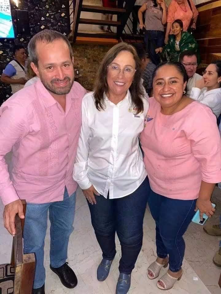 cguerreromtz's tweet photo. 🔥🔥🔥Extra, extra: Circula con singular  alegría, la información sobre el ingreso del esposo de la secretaria de Salud en Veracruz, Mariela Hernández García, de nombre Gustavo Domínguez Aguirre, quien fue internado en el hospital privado Ángeles, en Xalapa, por una operación de emergencia.
“Si los hospitales de SESVER están tan bien, por qué no lo operaron en el Centro de Especialidades Médicas Dr. Rafael Lucio o en el Hospital Luis F Nachón, los dos también con sede en Xalapa”, comentan lectores.
El hospital propiedad de la cadena Grupo Ángeles es caro y tiene denominación de primer nivel. La titular de SESVER no confió en los servicios médicos de la misma secretaría que dirige y optó por llevarlo a un hospital privado y caro. Tampoco lo llevaron al IMSS o ISSSTE.
Y ahí estuvo Roberto Ramos Alor, el impresentable coordinador del IMSS Bienestar en Veracruz, quien sigue siendo protegido de Rocío Nahle y lo mantiene en el cargo, por la sociedad en negocios lucrativos.
Este pasado lunes, la gobernadora Nahle aseguró ser mentira la falta de medicamentos, siendo afirmaciones que ni ella misma cree.
Y ahora, vemos que los funcionarios de Morena pagan hospitales privados y no acuden al servicio médico que utilizan todos los veracruzanos, quienes sufren la falta de insumos y pésimas condiciones en todos los hospitales de Veracruz. @rocionahle  @SSALUDVeracruz  @Claudiashein  @IMSS_Bienestar  @PartidoMorenaMx @GobiernoVer  @latinus_us