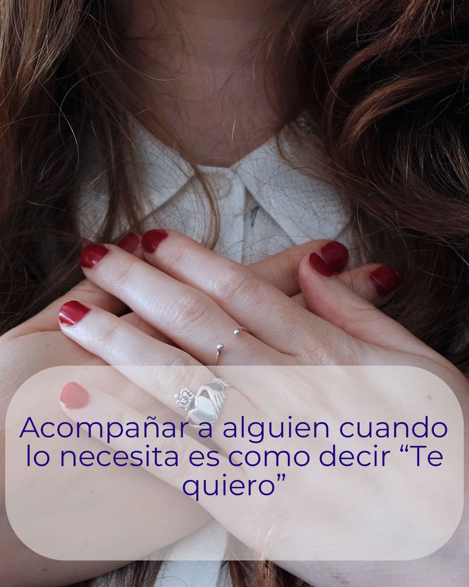 Preventiva_Seg's tweet photo. Gestos que parecen pequeños pero dicen muchísimo: “Te he guardado un poco”. “Yo te acompaño”. “Escríbeme cuando llegues”. “He visto esto y me he acordado de ti”. “¿Necesitas que vaya?”. 💙 No siempre decimos “te quiero” diciendo te quiero. #GestosPreventiva #ExpertosEnVivir https://t.co/SU3i7XcpXZ