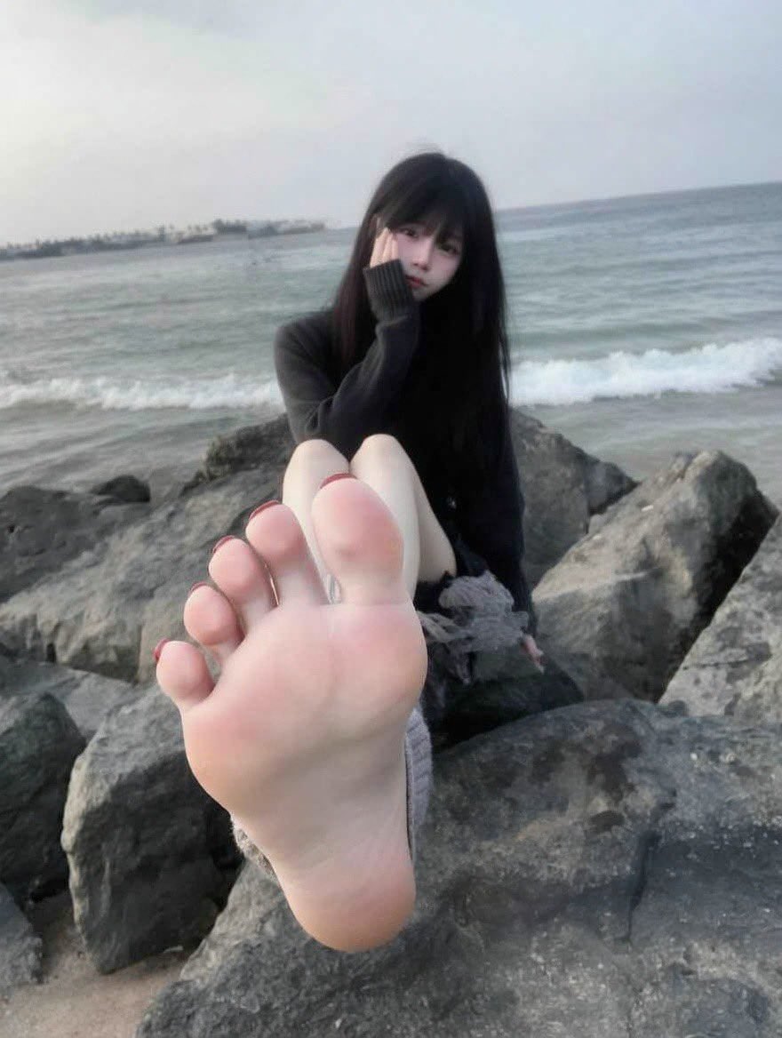 Pell83997230's tweet photo. 来，张嘴 https://t.co/TNEfvb0azx