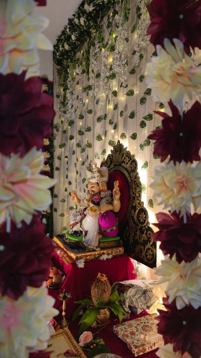 aaryadhage10's tweet photo. Ganesh chaturthi was a blast at LPU 🙌🙏🔥. Didn't expect the Mumbaikar feeling Here 😂 https://t.co/wIS5sosnPW