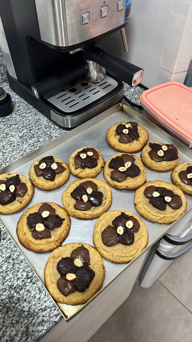 MiahnaPillow's tweet photo. sweet mood activated 🍪 https://t.co/BvC1reQEbi