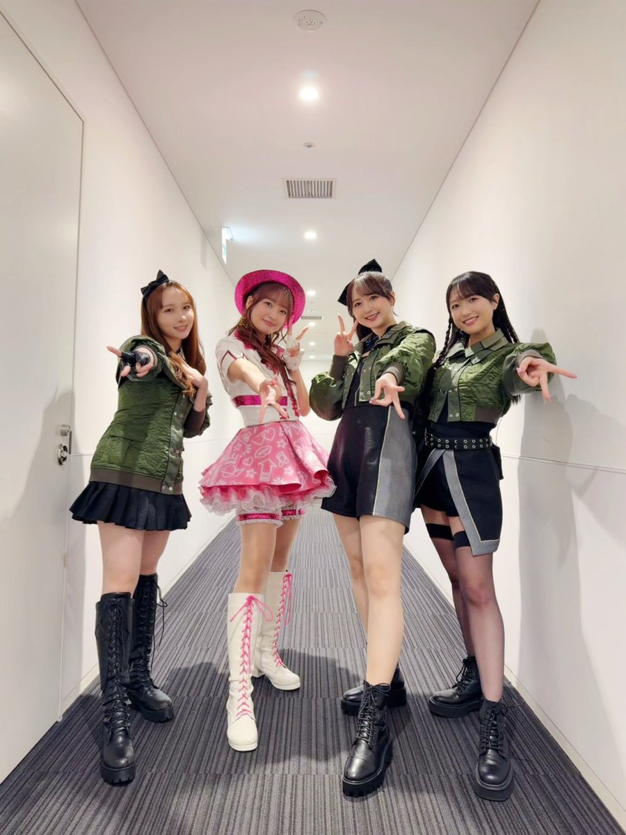 kurumi_takase's tweet photo. #BSF2026 DAY1🌟
螢さんと歌おうのコーナー🩷

HY:RAIN DAY1組と螢さんでの
シーサイド・ブルー🏝️

スタンドマイクで大人に歌った1曲♡

#シャインポスト https://t.co/OkLteeYexy