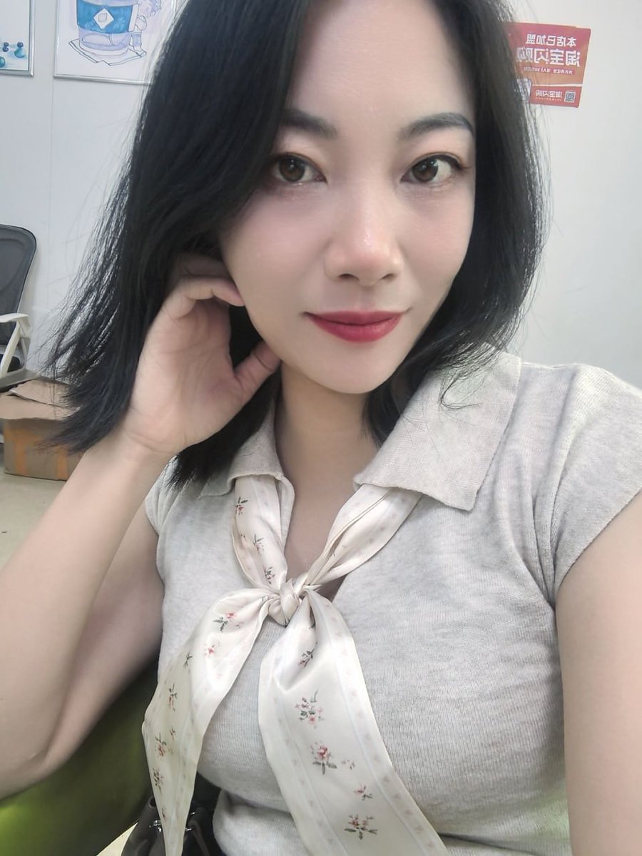umaminauma's tweet photo. 90后已婚女老师
第一次在 X 发露脸照片   
会有人喜欢吗？

有刚刚翻墙出来的吗？交个朋友 https://t.co/ssI4pRKTHQ