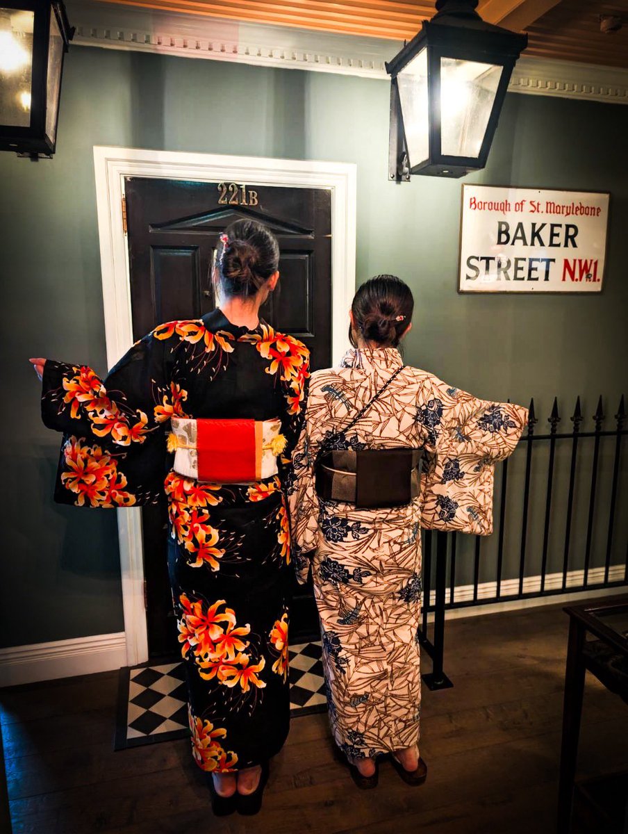 BAM_KAMAKURA's tweet photo. 👘和装で、英国アンティークの世界をご堪能いただきました🇬🇧✨

ゆっくりと過ごす、鎌倉での大人時間🕰️

当館は、雨にも濡れることなく、快適に館内をお愉しみいただけます🎩

#英国アンティーク博物館
#BAM鎌倉
#シャーロックホームズ
#鎌倉観光 https://t.co/vjpKzKlxgP