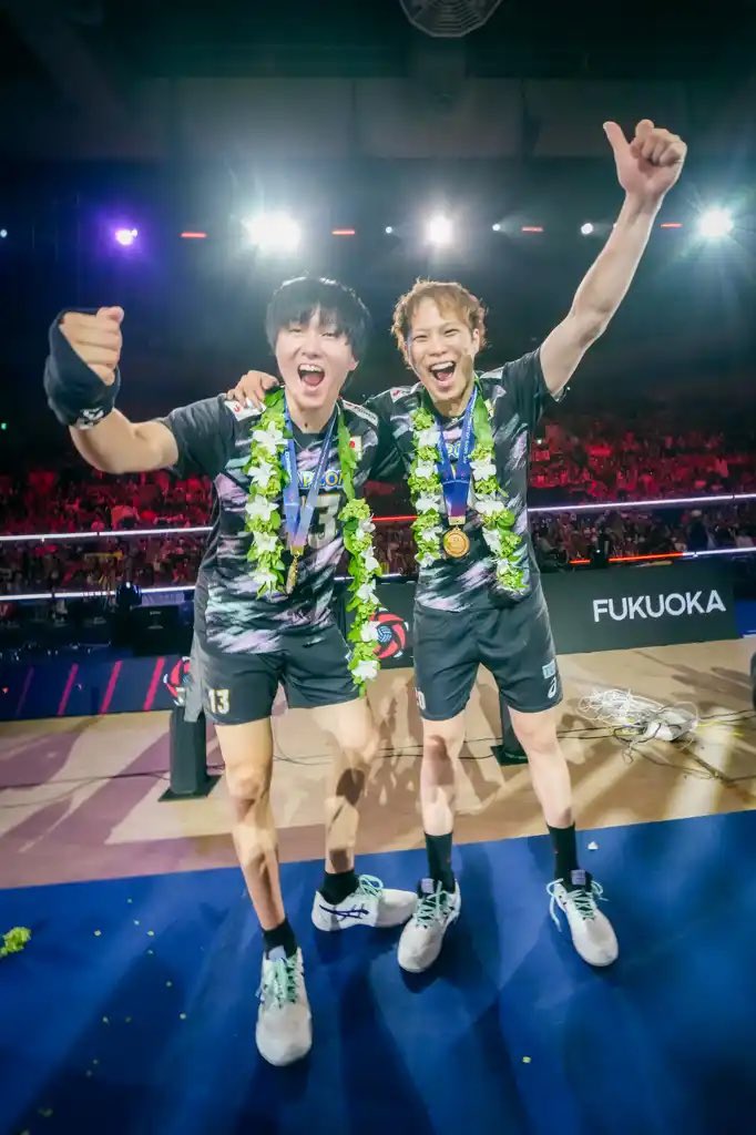 Y_T1994_20's tweet photo. アジア選手権優勝🥇
ロサンゼルスオリンピック切符獲得✌️
#男子日本代表
#バレーボール
#リベロ
#山本智大 
#小川智大 https://t.co/c0DxbZMsl6