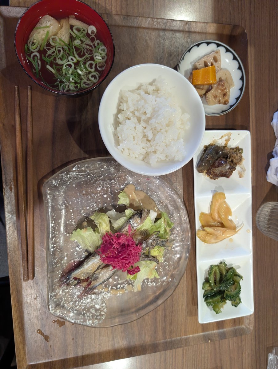 JacoPas57's tweet photo. 大阪の茨木で、おばんざいランチ。ししゃもの南蛮っていいね。 https://t.co/HXcZJzE6KK