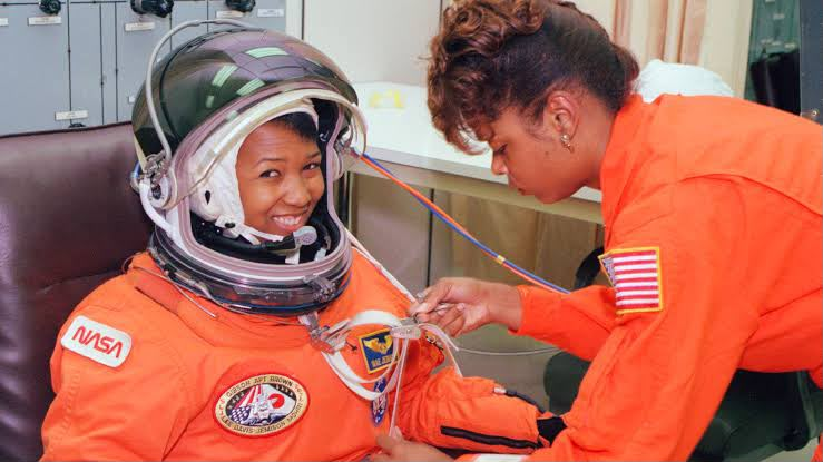 CreateEnsemble's tweet photo. Did you know?

On September 12, 1992, Dr. Mae Jemison made history.

She launched aboard Space Shuttle Endeavour as a mission specialist on mission STS-47, becoming the first Black woman to travel into space. 

#MaeJemison #WomenInSTEM #NASA https://t.co/O3QdyzQba9