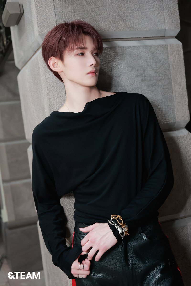 andTEAMofficial's tweet photo. 'Mark on Me' MV Shoot Behind Photo

#andTEAM #앤팀 #JO #조
#MarkonMe #andTEAM_MarkonMe https://t.co/gKz818yFfk