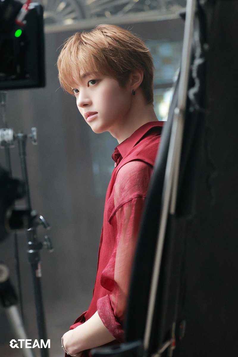andTEAMofficial's tweet photo. 'Mark on Me' MV Shoot Behind Photo

#andTEAM #앤팀 #EJ #의주
#MarkonMe #andTEAM_MarkonMe https://t.co/rVfGTknxEp