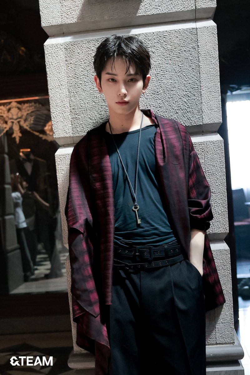 andTEAMofficial's tweet photo. 'Mark on Me' MV Shoot Behind Photo

#andTEAM #앤팀 #HARUA #하루아
#MarkonMe #andTEAM_MarkonMe https://t.co/ILYajb1tOd