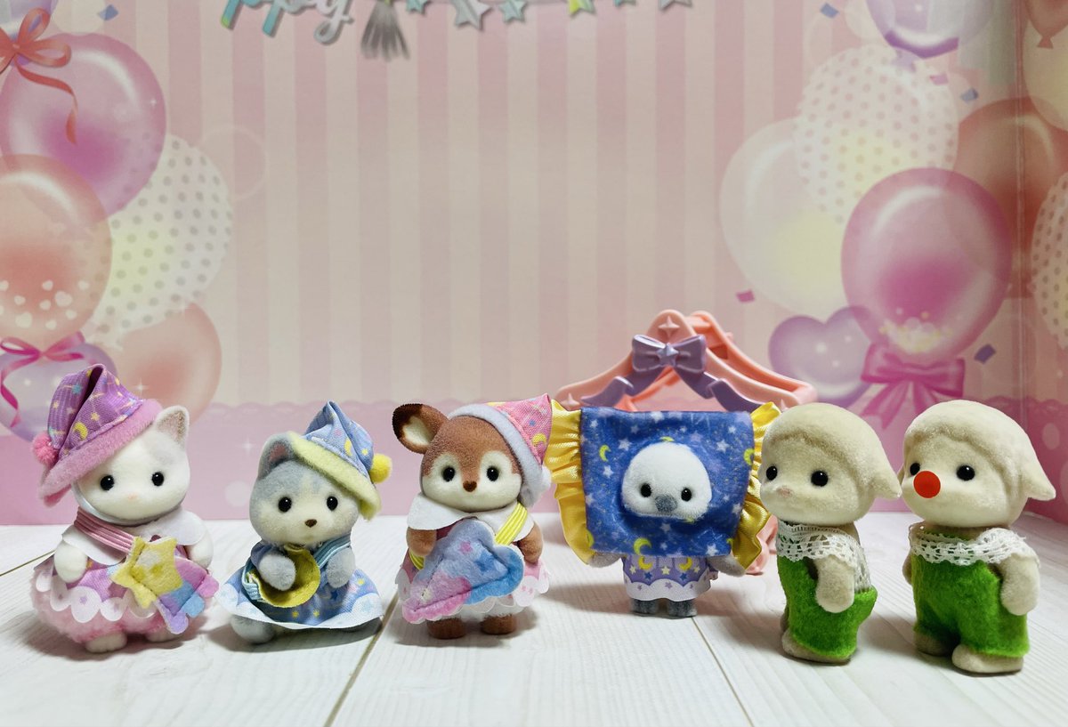 sasako_world's tweet photo. やっと、キラキラくじ引けました😭キラキラして可愛いです🥳

🐑「エマたち、ちょっと地味じゃないでちゅか💚」

＃シル活
＃キラキラくじ https://t.co/vkp0RQoeUM