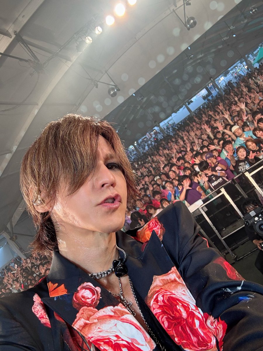 SUGIZOofficial's tweet photo. TOMAKOMAI MIRAI FEST 2026.
今年も素晴らしい時間でした。
本当にここ苫小牧は思い入れ深い第２の故郷。

TRFのみんなとの再会は感動だったし、大黒摩季ちゃんとにコラボはまさに感無量だった。
SGZのライヴは少しアウェーな感じだったけど😓、それでもみんな最高だった！　
本��にありがとう！

主催者の皆様、行政の皆様、そしてオーディエンスの皆様に感謝しかありません。

来年も帰還できたらいいな。

#SUGIZO
#COSMIC_DANCE_QUINTET
#CDQ
#TOMAKOMAIMIRAIFEST2026
#TMF2026
#苫小牧ミライフェスト
#MiraiFest
