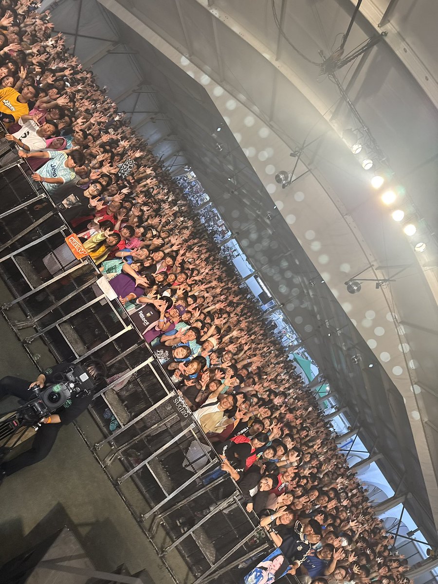 SUGIZOofficial's tweet photo. TOMAKOMAI MIRAI FEST 2026.
今年も素晴らしい時間でした。
本当にここ苫小牧は思い入れ深い第２の故郷。

TRFのみんなとの再会は感動だったし、大黒摩季ちゃんとにコラボはまさに感無量だった。
SGZのライヴは少しアウェーな感じだったけど😓、それでもみんな最高だった！　
本��にありがとう！

主催者の皆様、行政の皆様、そしてオーディエンスの皆様に感謝しかありません。

来年も帰還できたらいいな。

#SUGIZO
#COSMIC_DANCE_QUINTET
#CDQ
#TOMAKOMAIMIRAIFEST2026
#TMF2026
#苫小牧ミライフェスト
#MiraiFest