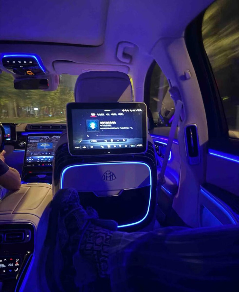 skelj401879's tweet photo. Nothing hits quite like a late-night drive with your favorite playlist turned up loud—music that wraps around you like a warm hug and makes every stretch of road feel like your own. https://t.co/cscQZrWRXG