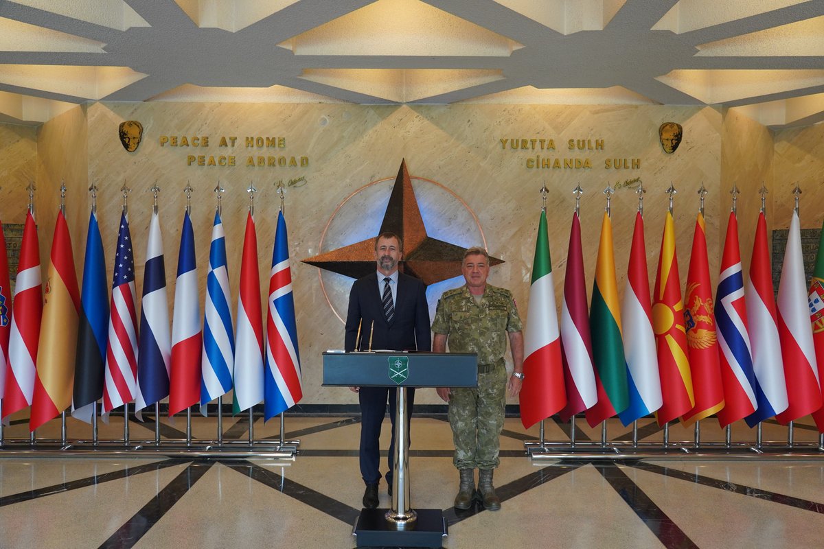 LANDCMD's tweet photo. The Czech Republic Ambassador to Türkiye visits NATO Allied Land Command

On September 14th, the Czech Republic Ambassador to Türkiye Petr Štěpánek, visited NATO Allied Land Command in Izmir, Türkiye, for a key leader engagement.

During the visit, Ambassador Štěpánek met with Chief of Staff Lt. Gen. Muammer Alper and members of the staff at Allied Land Command to discuss issues of mutual importance and reaffirm the Czech Republic’s commitment to NATO, Allied cooperation and collective defense.

🤝🇨🇿 Stronger together.
#NATO
#WeAreNATO