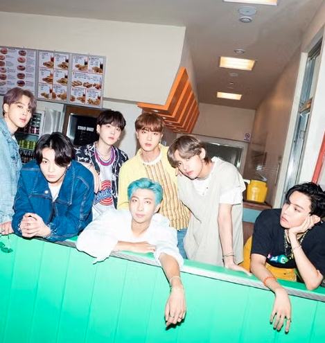 AboutMusicYT's tweet photo. Dynamite by BTS ranks among the most streamed songs in Japan of all time, with over 950 million streams.

It's the most streamed song by an international artist in the country. https://t.co/Vm9WFG3JBg