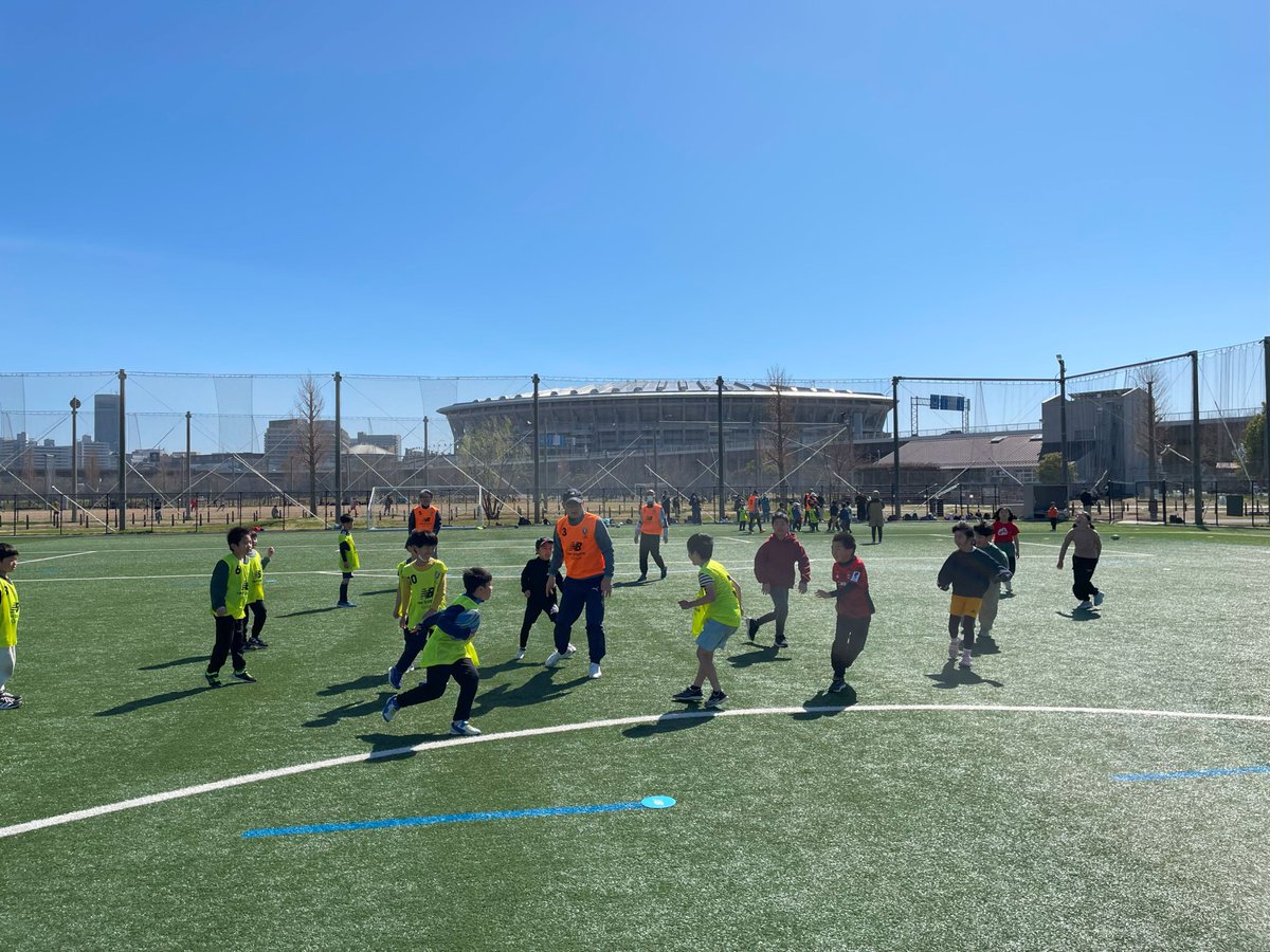 RugbyYokohama's tweet photo. ／
📣【参加者募集】
🏉親子ラグビー教室開催🏉
＼

ラグビー初心者大歓迎です！
🗓️10/11(日)、11/8(日)、12/13(日) 9:30～11:00
📍新横浜公園
講　師：元日本代表　吉田 義人 氏
対　象：市内在住・在学の小学生の親子
参加費：無料
申込・詳細▼
https://t.co/KiEy5Iqyh8

#ラグビー
#ラグビー体験 https://t.co/Dyq42G6gM7