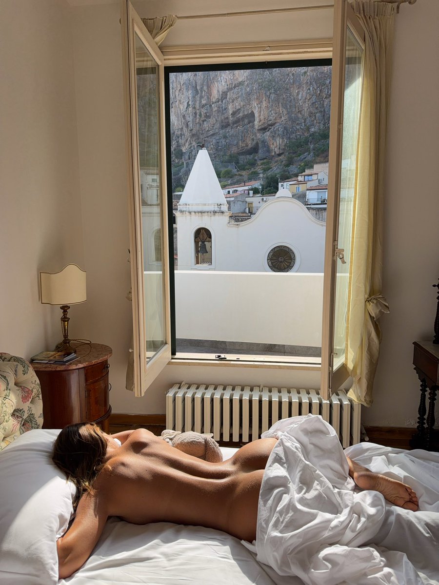 mathildtantottt's tweet photo. Good morning amore https://t.co/mxqj0cdx6j