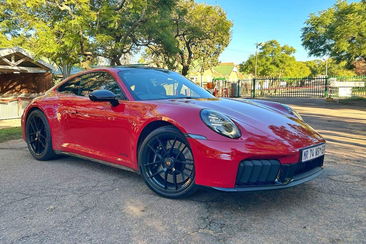 MarkJonesZA23's tweet photo. Road Test Data

Porsche 911 Carrera GTS (992.2)

* 398 kW &amp; 610 Nm
* 0-100 km/h in 3.07 secs
* 0-200 km/h in 10.36 secs
* 1/4 mile in 11.07 secs at 206.05 km/h
* 1/2 mile in 17.36 secs at 251.18 km/h
* 100-200 km/h in 7.19 secs

#Porsche #911Carrera #911 #roadtest #howfast https://t.co/5mj7bWh3k1